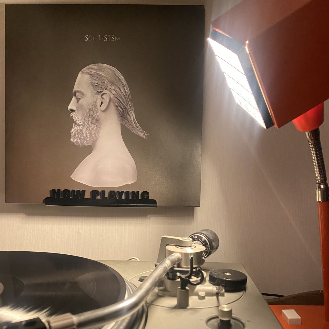 Framsidan av omslaget till albumet Solipsism av Joep Beving.